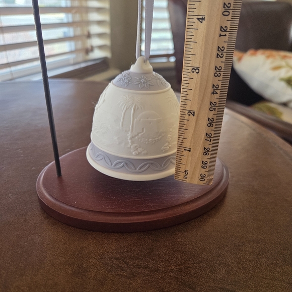 Lladro 1993 Annual Collectible Bell - Picture 7 of 8